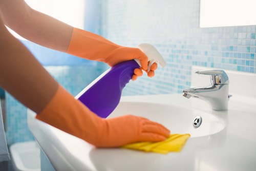Cleaning team working in a Twickenham property with access challenges